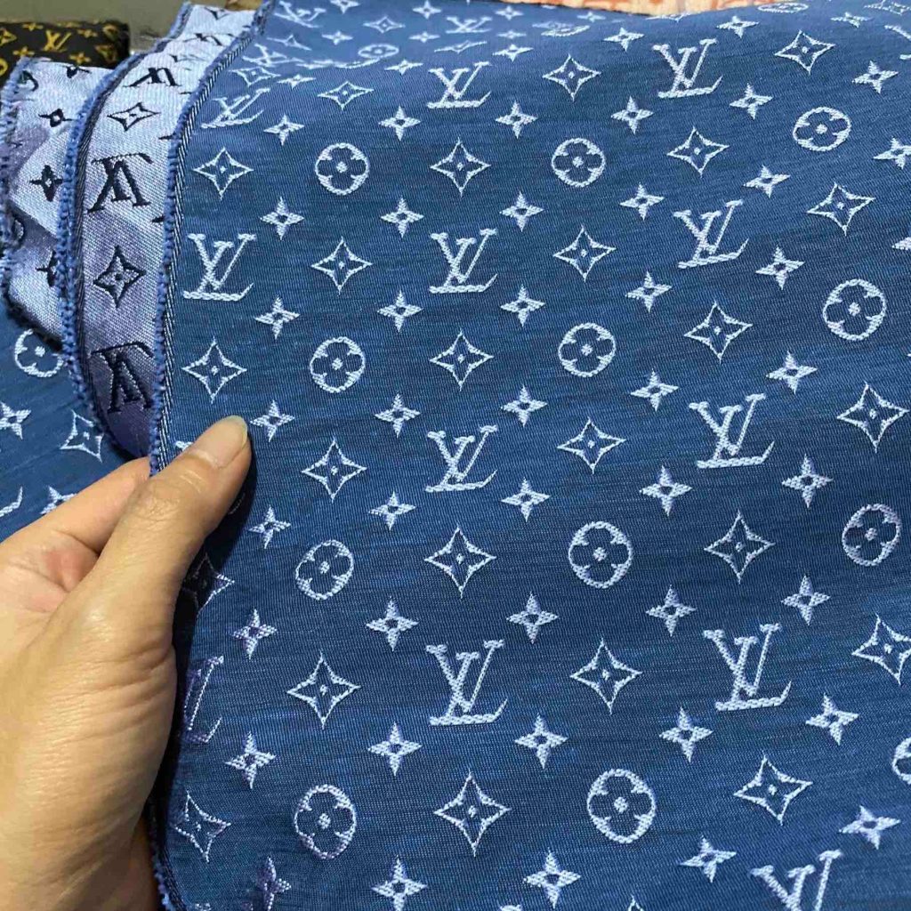 L09 Jacquard Fabric White on Blue editorial product context 1